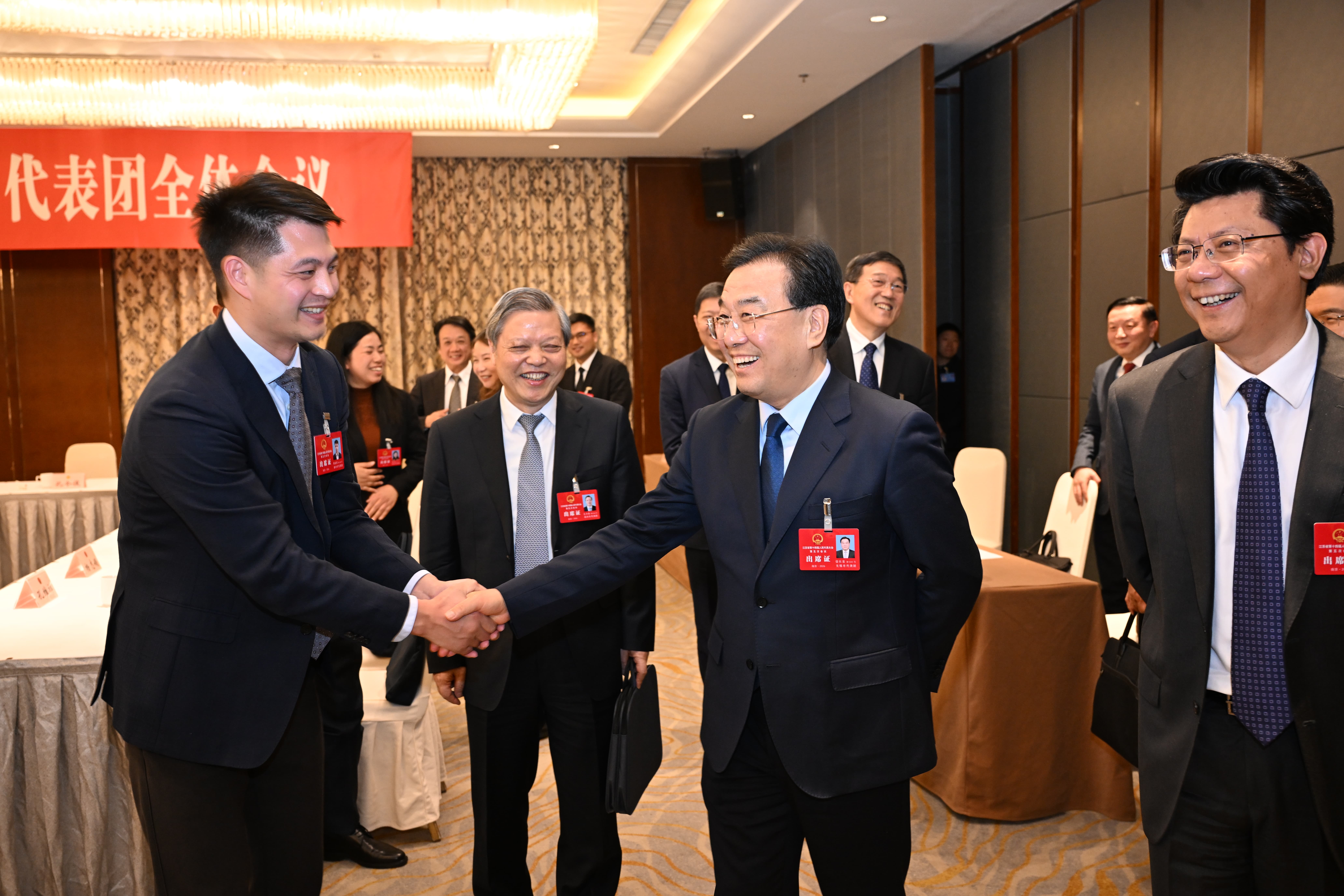 蔡总与江苏省人大常委会党组书记信长星的合影