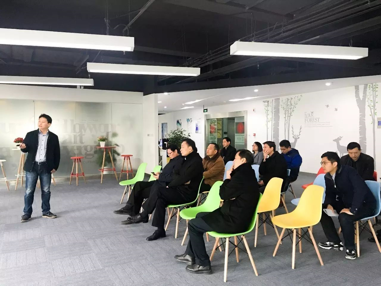 江苏省经济和信息化委员会副主任祁彪一行莅临调研指导