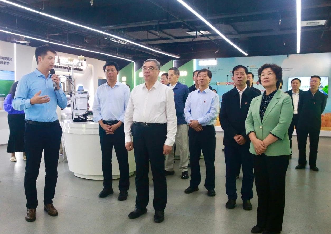 全国政协副主席朱永新莅临瑞丰调研指导