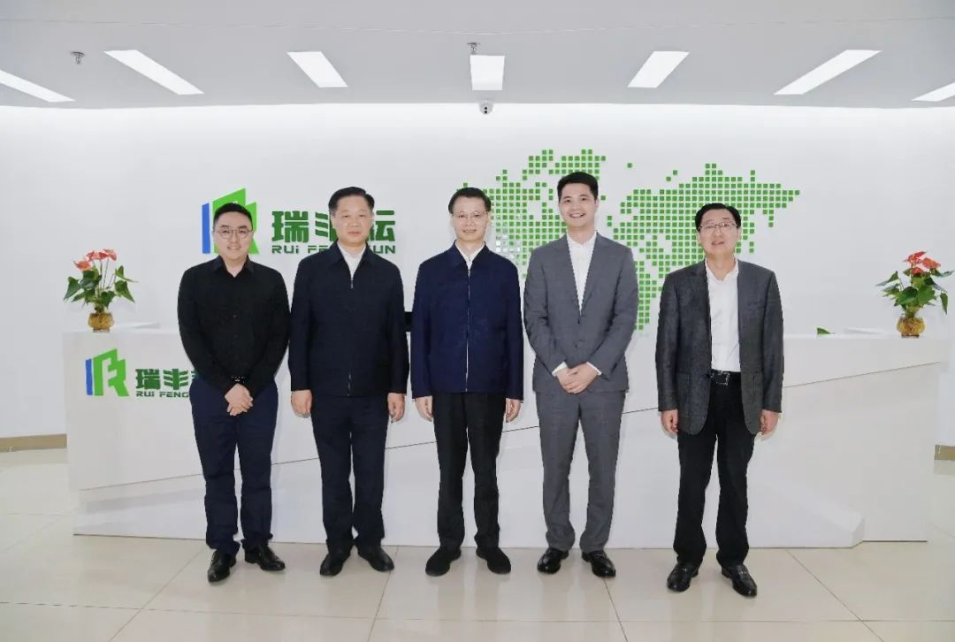 江苏省委副书记、省长许昆林一行考察瑞丰信息