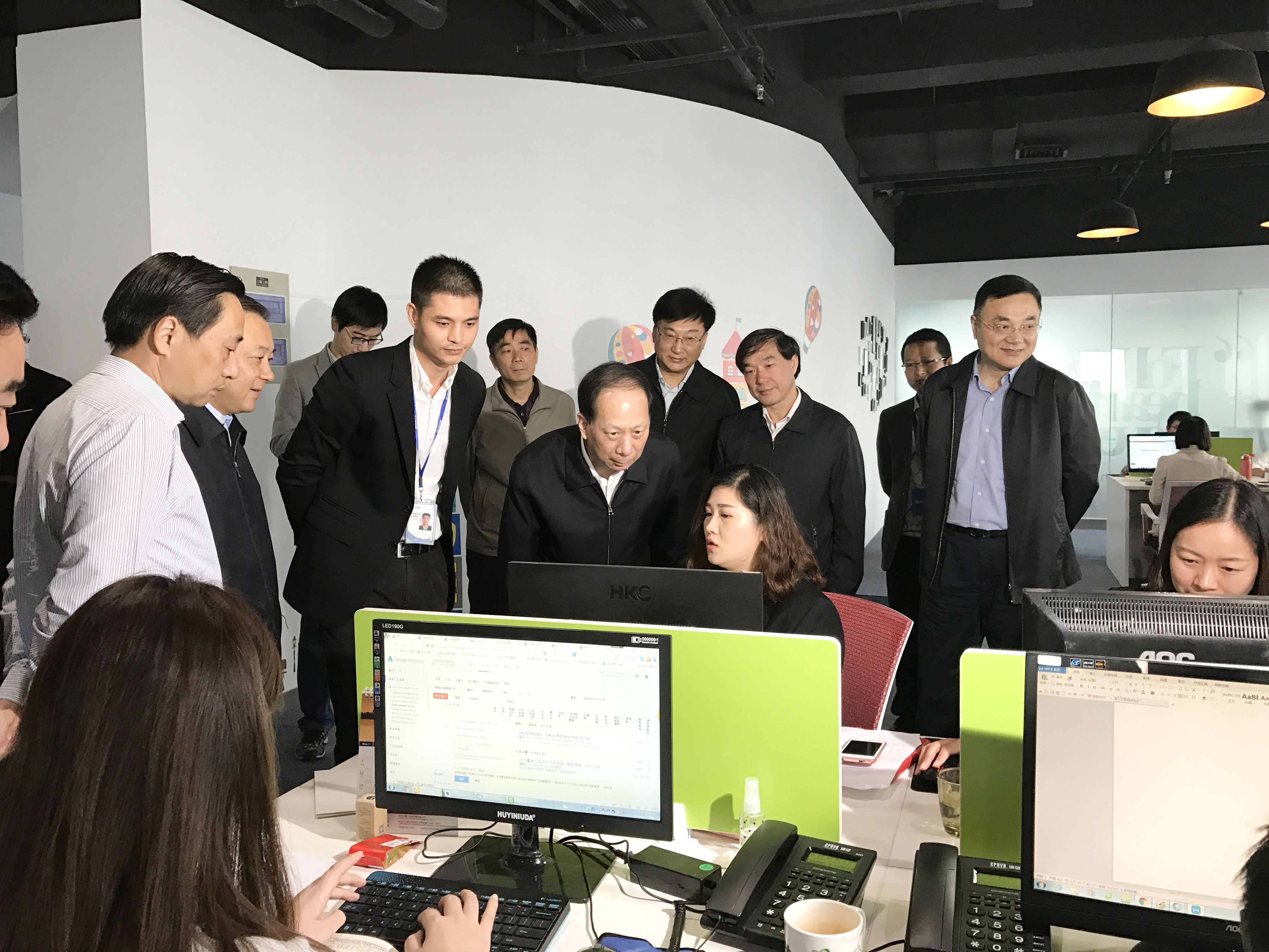 时任江苏省省长石泰峰一行莅临视察工作